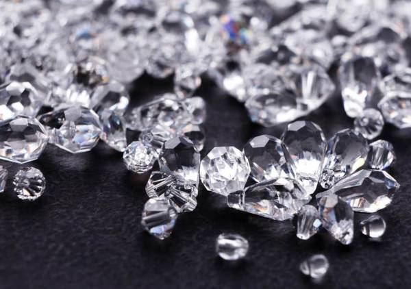 Kim cương là trang sức đắt tiền mà không ít người ao ước